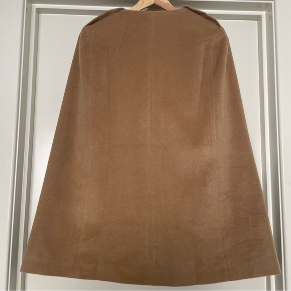 HOST PICK⭐️NWOT Beautiful Beige Cape Coat - Picture 4 of 10